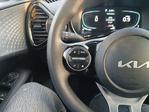 Certified 2025 Kia Soul S image 29