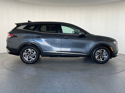 Used 2023 Kia Sportage LX image 7
