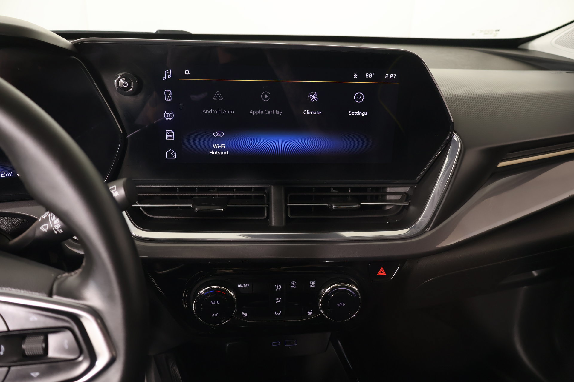 Used 2026 Chevrolet Trax ACTIV w/ Driver Confidence Package FWD image 5