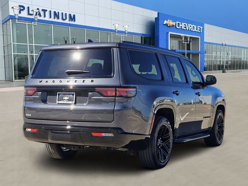 Used 2024 Jeep Wagoneer Series II image 5