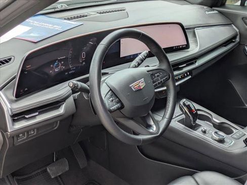 Used 2024 Cadillac XT4 Premium Luxury AWD/4WD image 10