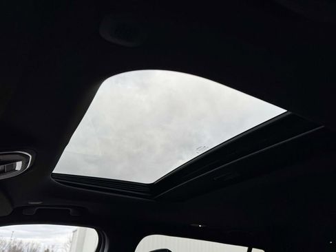 Used 2024 Jeep Grand Cherokee L Altitude image 3