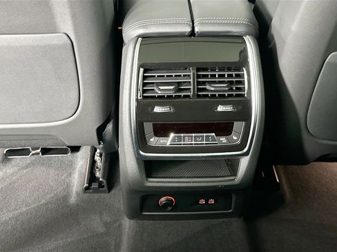 Certified 2026 BMW X7 xDrive40i w/ Climate Comfort Package image 24