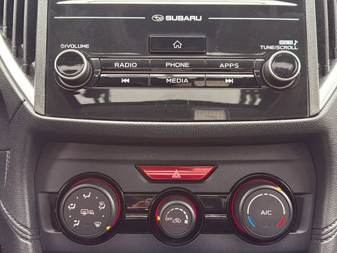 Used 2018 Subaru Impreza 2.0i Premium image 22