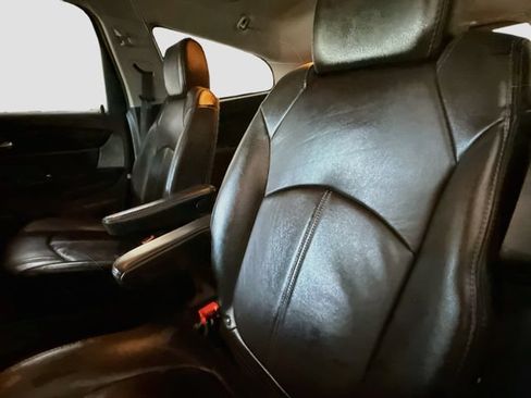 Used 2017 Chevrolet Traverse LT FWD image 22