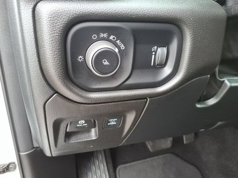 Used 2025 RAM 1500 Tradesman AWD/4WD image 23