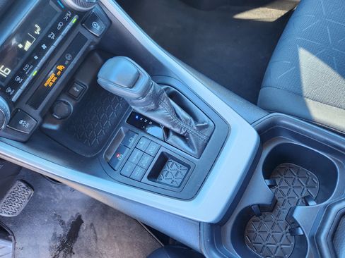 Used 2020 Toyota RAV4 XLE image 16