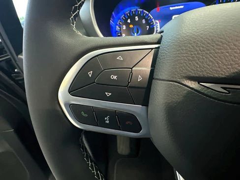 New 2027 Chrysler Pacifica Select AWD/4WD image 25