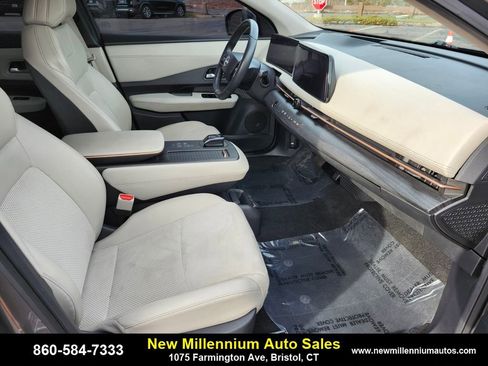 Used 2024 Nissan Ariya AWD image 11