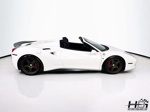 Used 2018 Ferrari 488 Spider RWD image 27