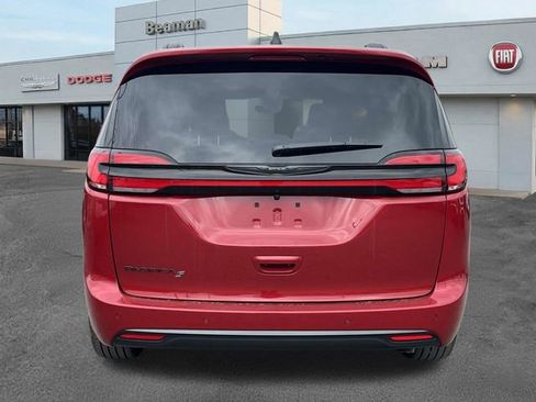 New 2026 Chrysler Pacifica Select w/ S Appearance Package FWD image 6