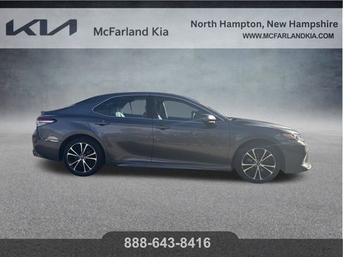Used 2019 Toyota Camry SE image 12
