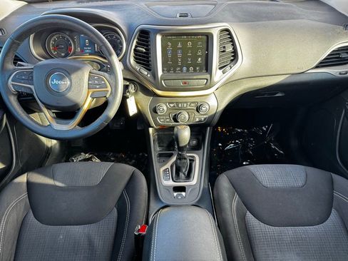 Used 2015 Jeep Cherokee Latitude w/ Cold Weather Group image 9