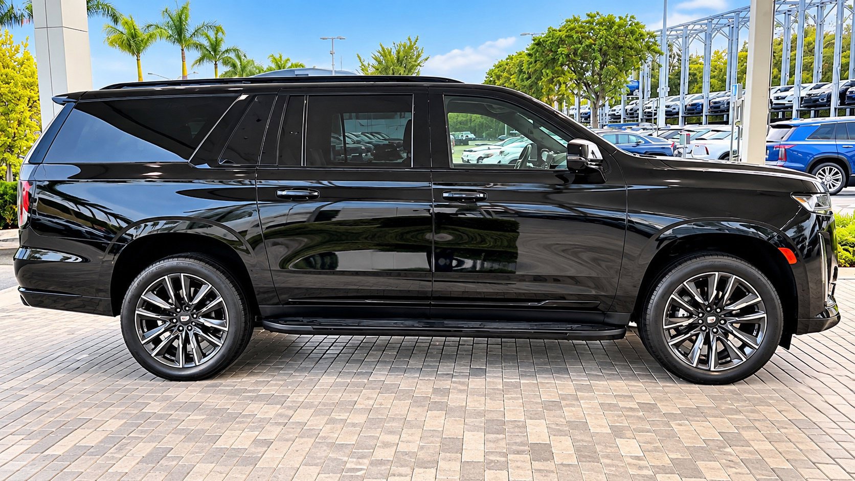 Used 2023 Cadillac Escalade ESV Sport RWD image 7