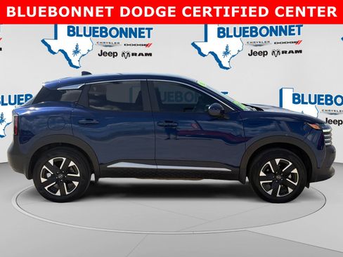 Used 2025 Nissan Kicks SV AWD/4WD image 4