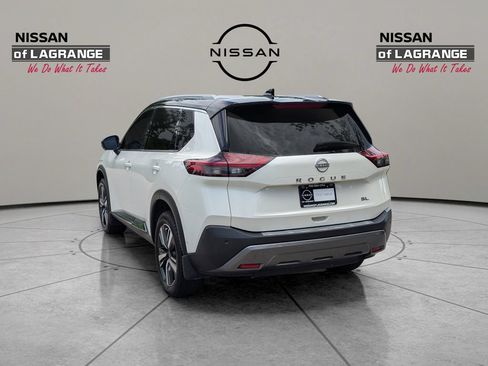 Used 2023 Nissan Rogue SL w/ SL Premium Package FWD image 7