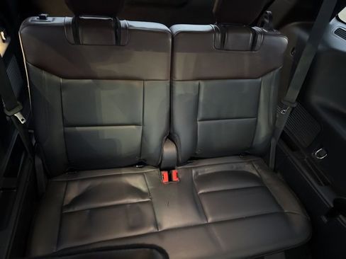 Used 2020 Ford Explorer Platinum w/ Premium Technology Package image 12