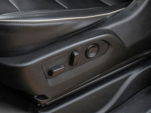 Used 2021 Chevrolet Suburban Premier w/ Premium Package image 37