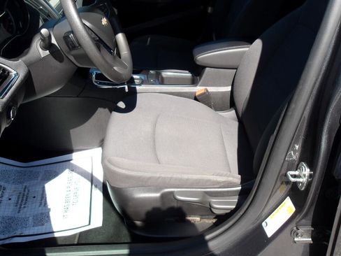 Used 2019 Chevrolet Cruze LT image 17