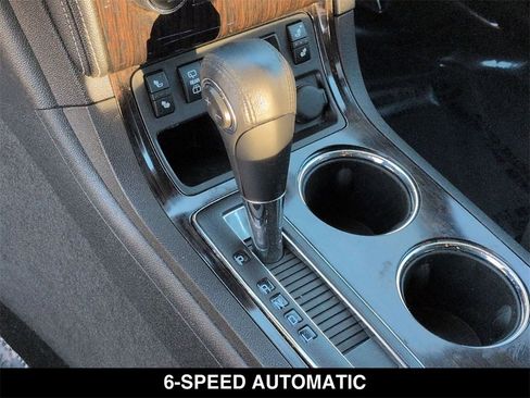 Used 2017 Chevrolet Traverse LT image 5