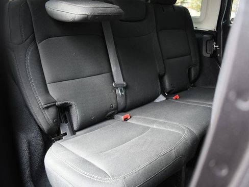 Used 2018 Jeep Wrangler Unlimited Sport S image 28