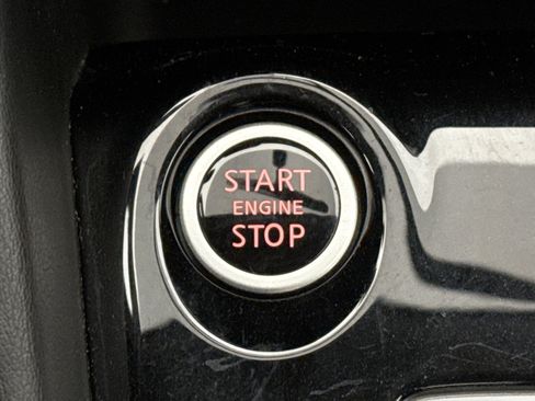 Used 2019 Nissan Kicks SV w/ Exterior Package image 18