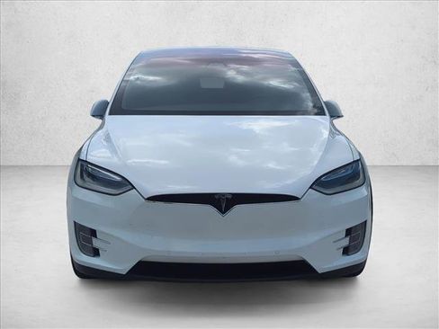 Used 2017 Tesla Model X 90D AWD/4WD image 2