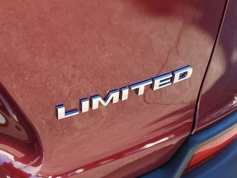 Used 2021 Jeep Cherokee Limited w/ Elite Package AWD/4WD image 6