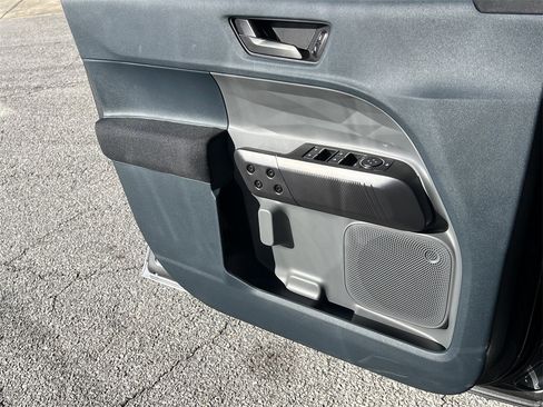 New 2025 Ford Maverick XL image 14