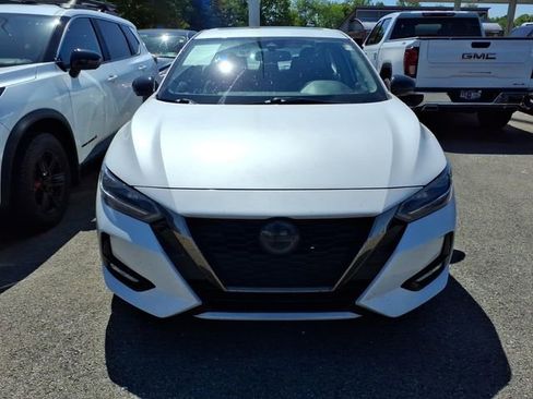 Used 2021 Nissan Sentra SR w/ SR Premium Package image 2