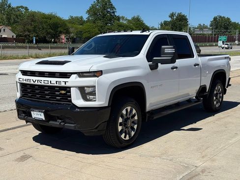 Used 2021 Chevrolet Silverado 2500 Custom w/ Custom Value Package AWD/4WD image 1