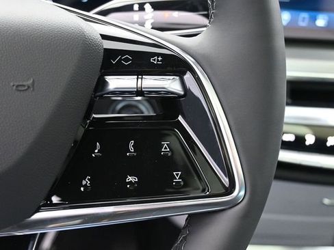 New 2025 Cadillac Lyriq Sport image 31