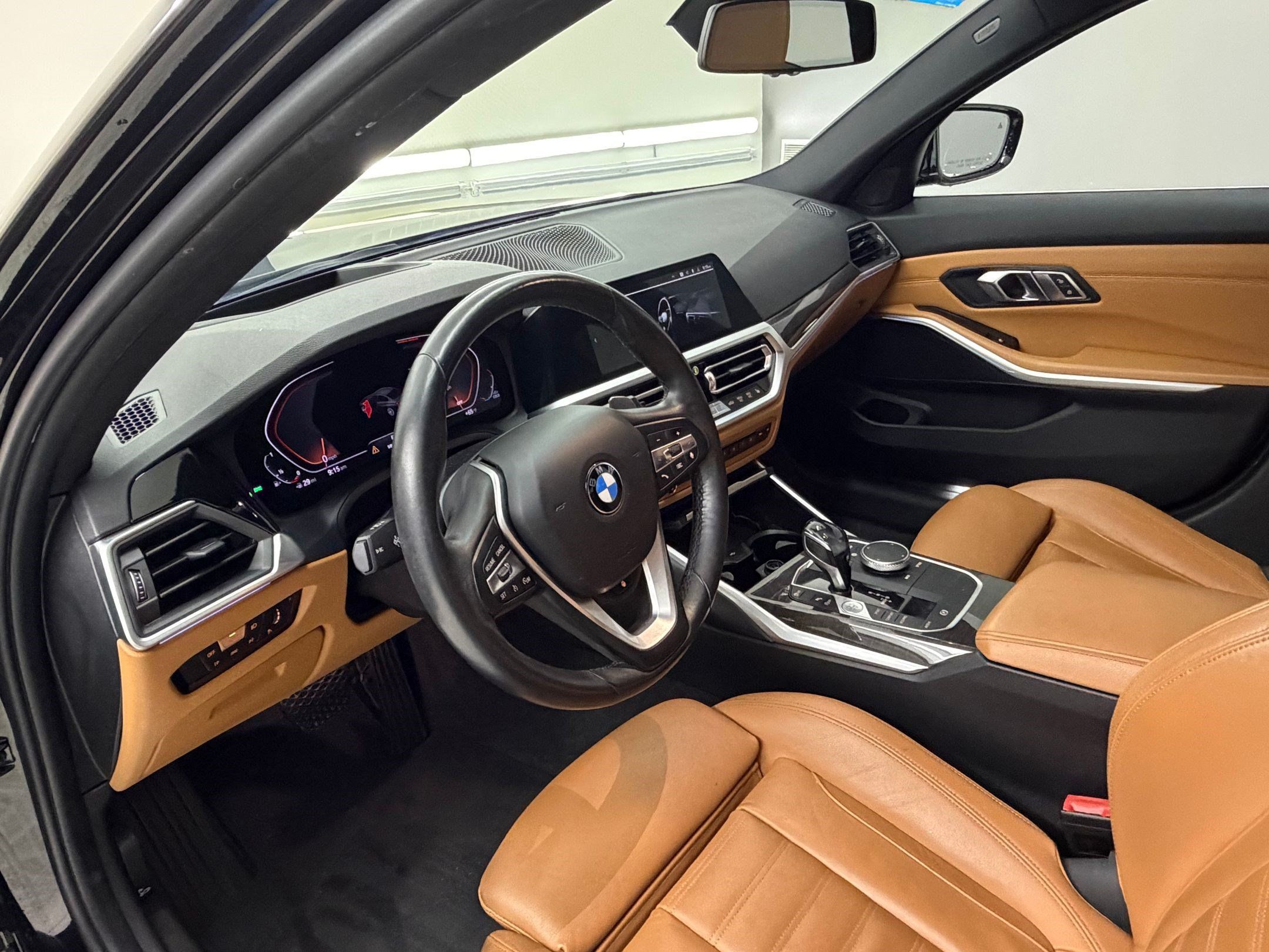Used 2019 BMW 330i Sedan w/ Premium Package RWD image 4