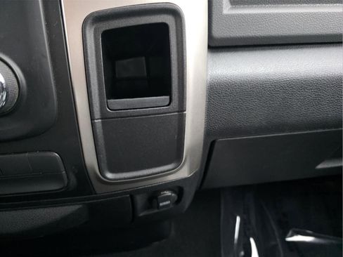 Used 2017 RAM 1500 Classic SLT image 27