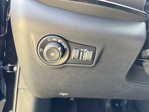 New 2026 Jeep Compass Limited w/ Sun, Sound & Navigation Group AWD/4WD image 23