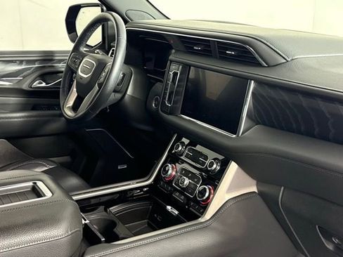 Used 2022 GMC Yukon XL Denali w/ Advanced Technology Package image 32