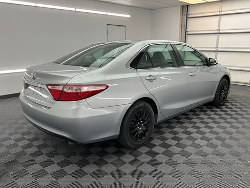 Used 2017 Toyota Camry LE FWD image 10