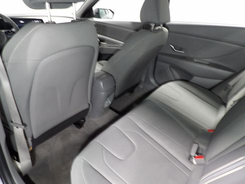 Used 2024 Hyundai Elantra SEL FWD image 11