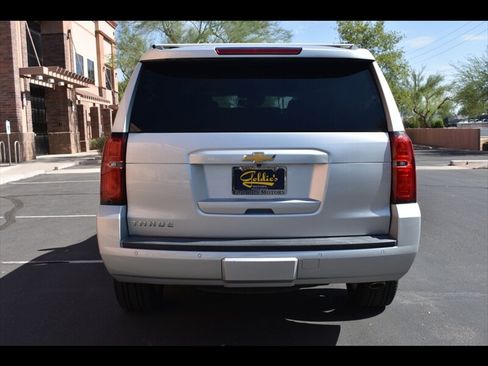 Used 2018 Chevrolet Tahoe LT w/ Luxury Package RWD image 9