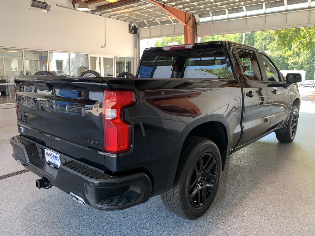 Used 2022 Chevrolet Silverado 1500 RST w/ LPO, Blackout Package AWD/4WD image 10