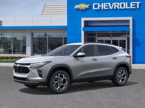 New 2026 Chevrolet Trax LT w/ LT Convenience Package FWD image 2