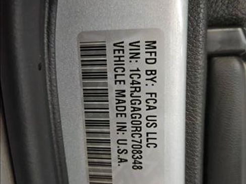 Used 2024 Jeep Grand Cherokee Laredo X RWD image 24