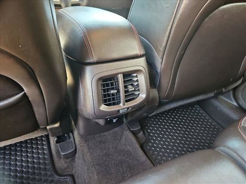 Used 2017 Jeep Cherokee Trailhawk AWD/4WD image 17