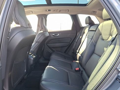 Used 2021 Volvo XC60 T5 Inscription image 10