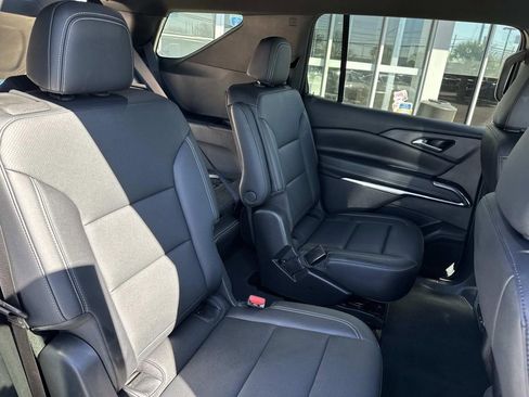 Certified 2025 Chevrolet Traverse LT image 10