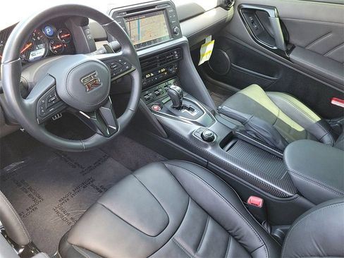 Used 2024 Nissan GT-R Premium w/ Premium Interior Package image 4