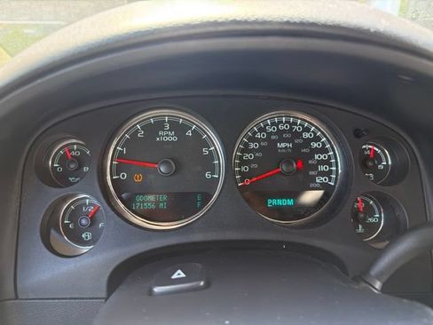 Used 2013 Chevrolet Suburban LT AWD/4WD image 5