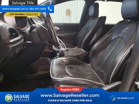 Used 2018 Chrysler Pacifica Limited w/ Advanced Safetytec Group FWD image 9