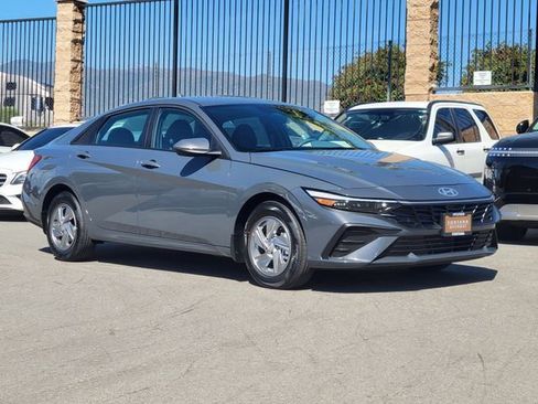 New 2026 Hyundai Elantra SE image 25