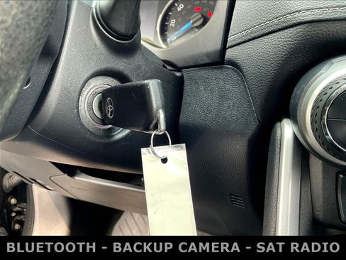 Used 2020 Toyota RAV4 LE AWD/4WD image 36